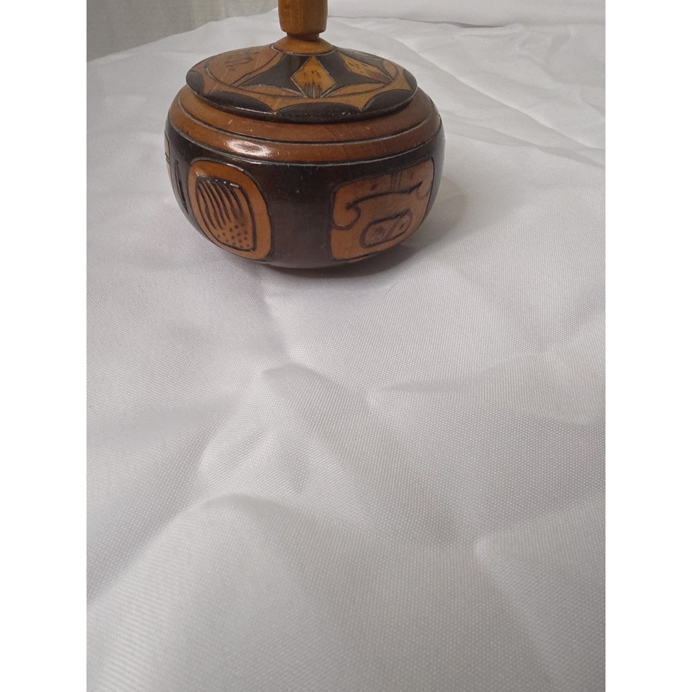 Wooden hand-carved trinket box with lid, vintage decorative storage - Picture 4 of 8